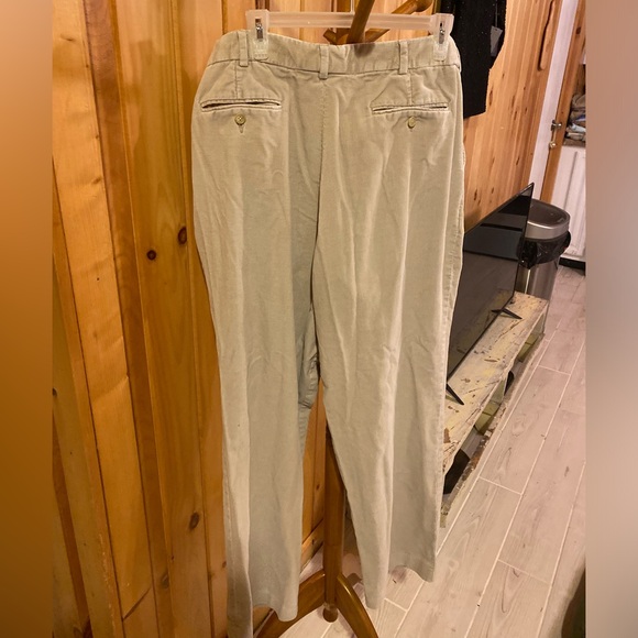 Lands’ End Traditional Fit Men’s Corduroy Khaki Pants - Picture 9 of 9